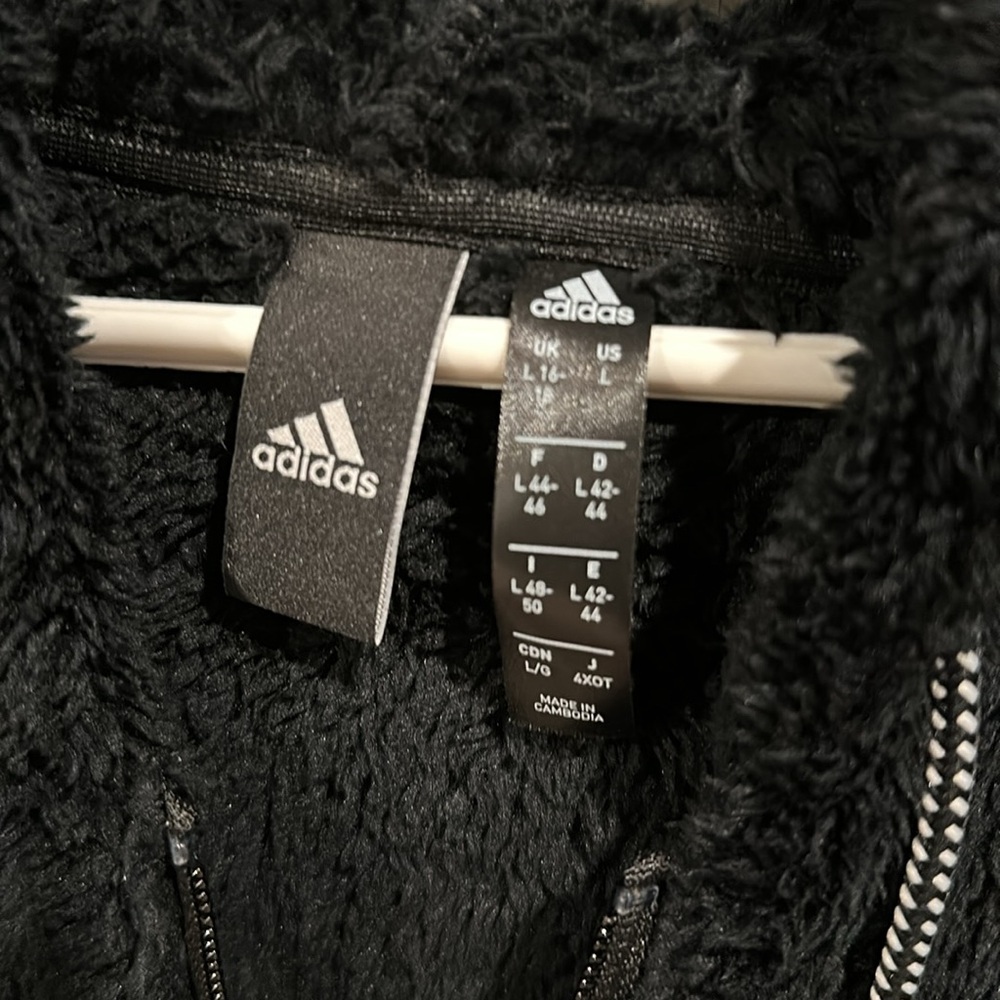 Black adidas fuzzy jacket size L - Picture 5 of 5